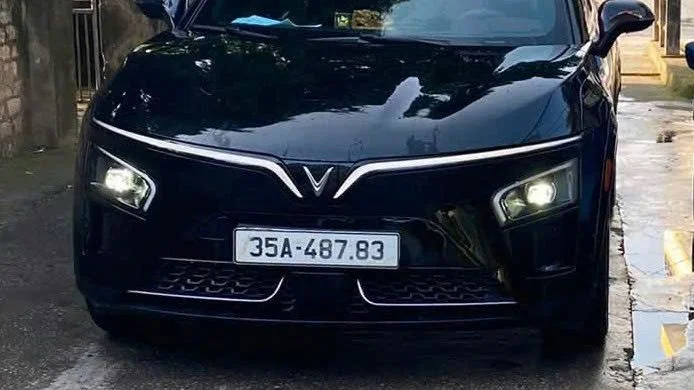 Thuê xe tự lái VinFast VF7 Plus 2026