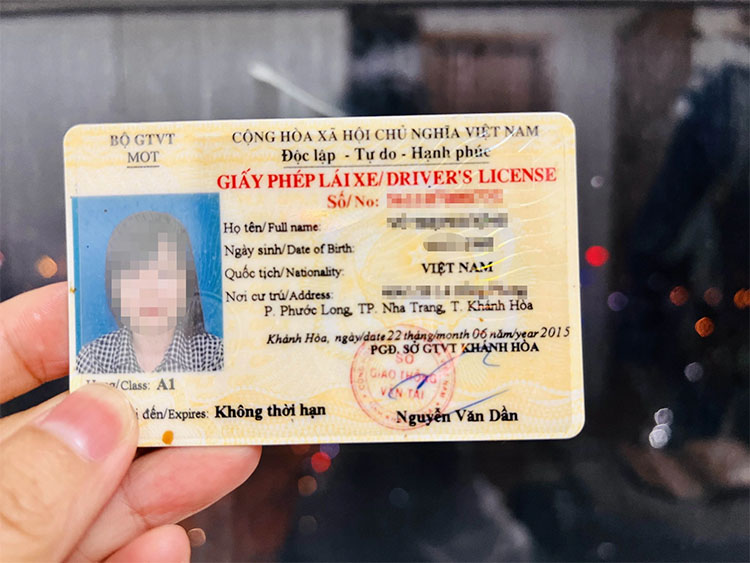 H&igrave;nh phạt bổ sung tước GPLX khi phạt nguội xe m&aacute;y vượt đ&egrave;n đỏ