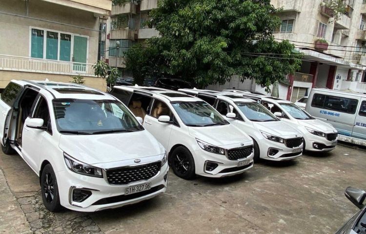 Gi&aacute; thu&ecirc; xe phụ thuộc v&agrave;o nhiều yếu tố