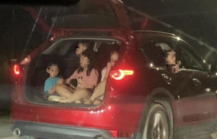 Nguy cơ mất an to&agrave;n khi chở qu&aacute; số người quy định