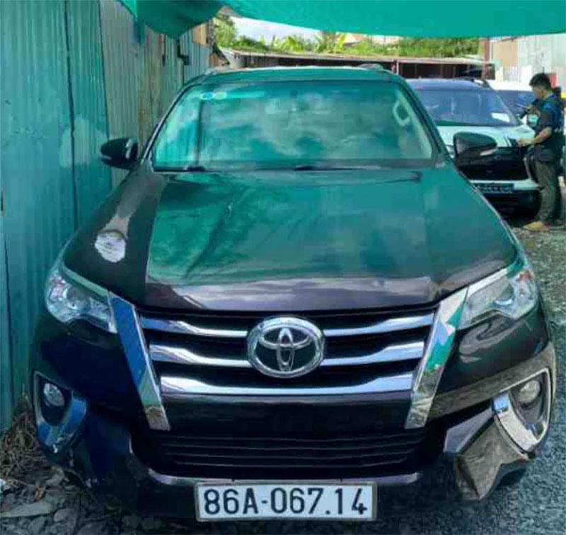 toyota-fortuner-voi-dong-co-manh-me-phu-hop-voi-nhung-cung-duong-day-thu-thach