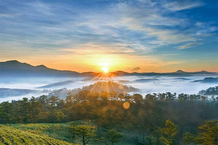 Trải nghiệm cảnh quan đa dạng tại c&aacute;c địa điểm du lịch Đ&agrave; Lạt