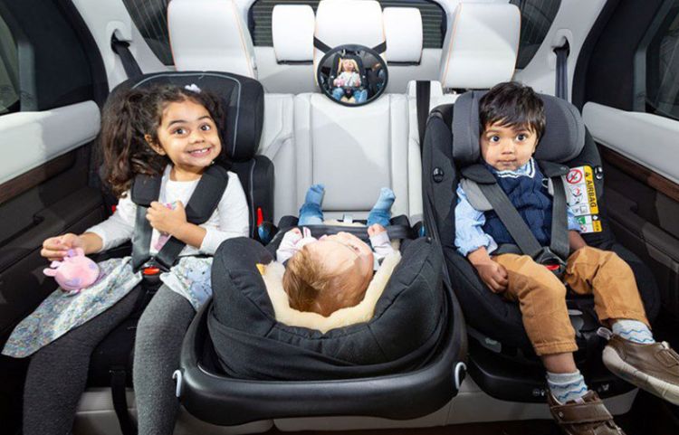 Trẻ em vẫn được t&iacute;nh l&agrave; một người khi tham gia giao th&ocirc;ng