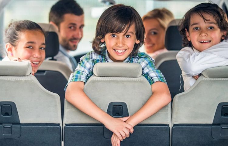 Xe 5 chỗ c&oacute; thể chở từ 5-6 người