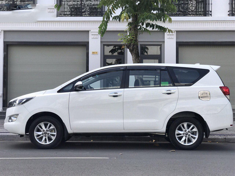 xe-7-cho-danh-cho-nhom-dong-nguoi