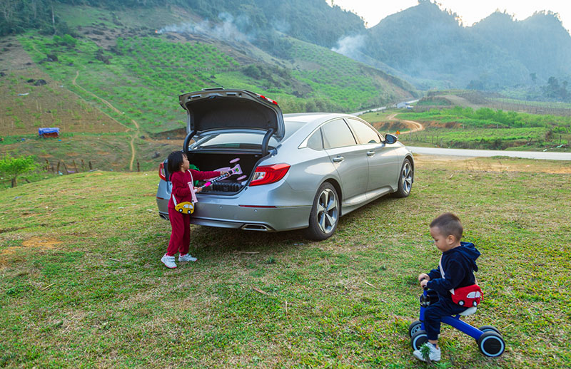 xe-sedan-phu-hop-voi-nhom-nho-2-4-nguoi-cung-lich-trinh-di-chuyen-don-gian